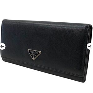 Prada Black Leather Wallet – Sleek & Sophisticated
